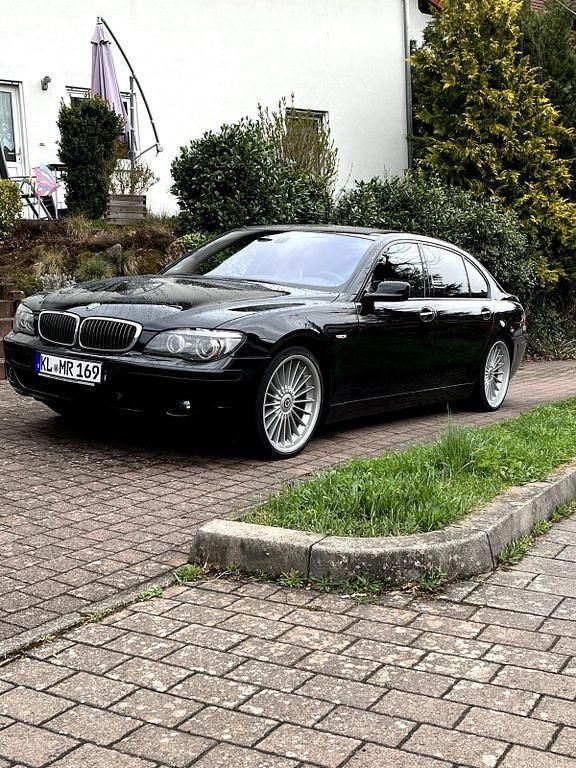 Schwarz Gebraucht 2006 BMW 750 Performance Limousine | 9.990 € (Etwas zu teuer) - Bild 1/4