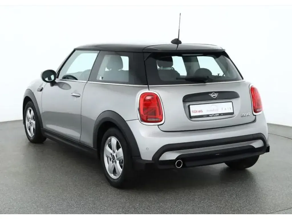 Gebraucht Mini Cooper 136 PS (100 kW) 2023 Melting silver iii (metallic) Kleinwagen