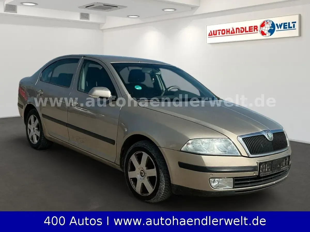 Używany Skoda Octavia Elegance 105 KM (77 kW) 2005 Beżowy Sedan/Limuzyna