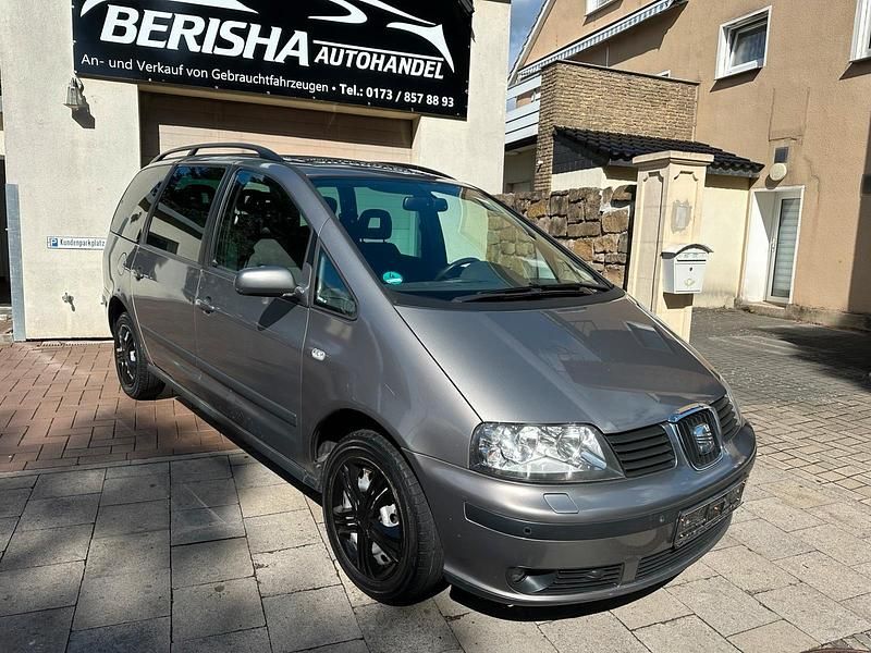 Grau Gebraucht 2008 Seat Alhambra Van / Kleinbus | 2.499 € (Fairer Preis) - Bild 1/4