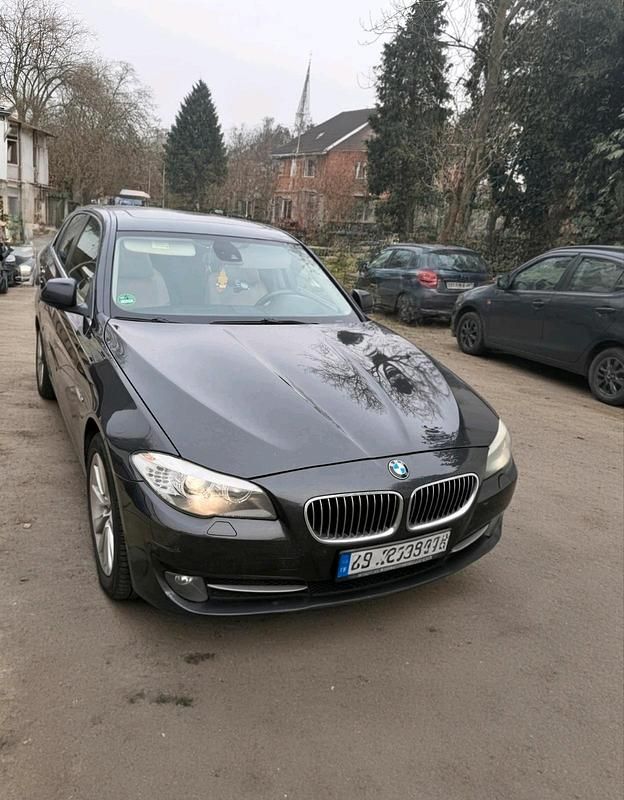Gebraucht BMW 530 245 PS (180 kW) 2010 Grau Limousine