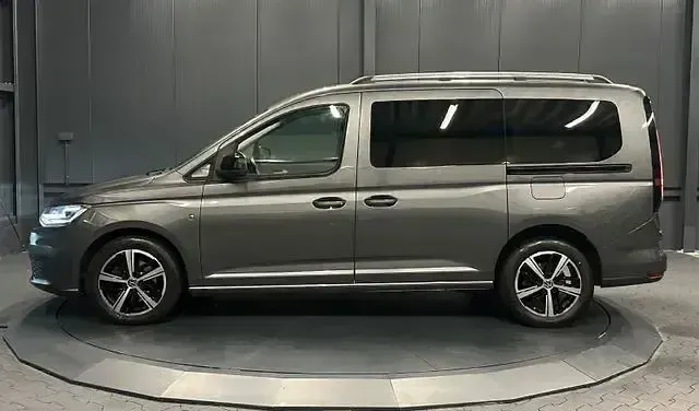 Używany VW Caddy Maxi Pro 122 KM (89 kW) 2023 Szary Minivan