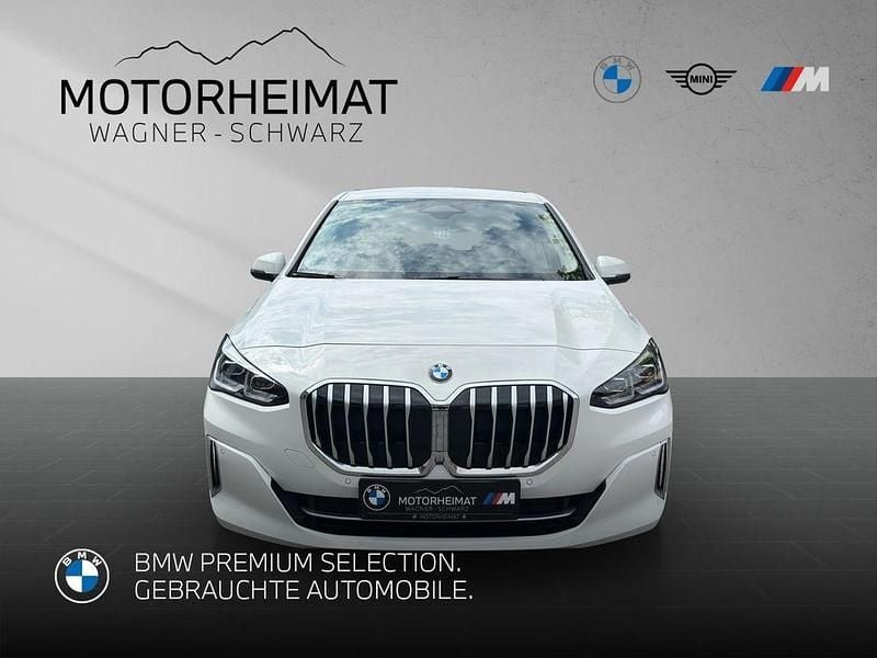Gebraucht BMW 220 Active Tourer Luxury Line 163 PS (119 kW) 2025 Weiß Van / Kleinbus