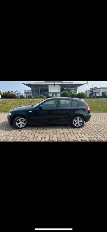 Schwarz Gebraucht 2006 BMW 116 Kleinwagen | 2.499 € (Guter Preis) - Bild 1/4