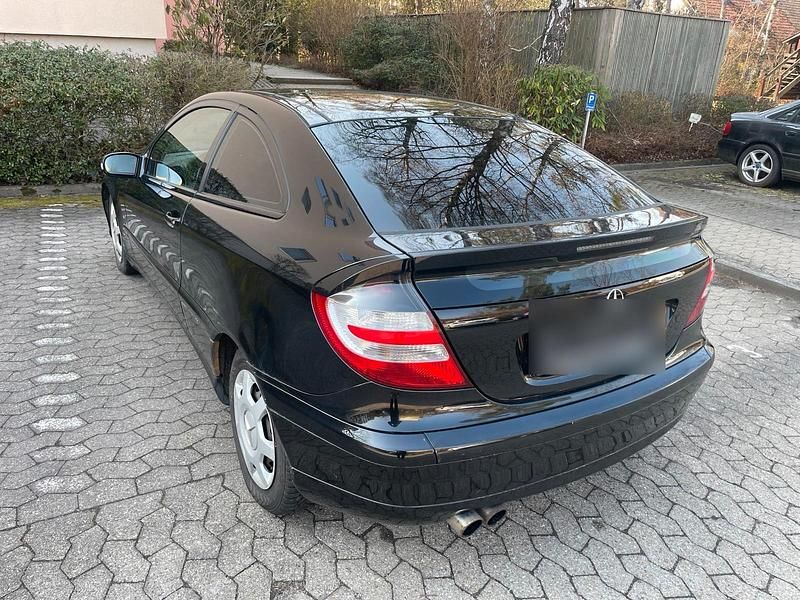 Gebraucht Mercedes C220 150 PS (110 kW) 2004 Schwarz Coupé