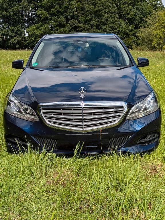 Gebraucht Mercedes E300 AMG 207 PS (152 kW) 2013 Blau Limousine