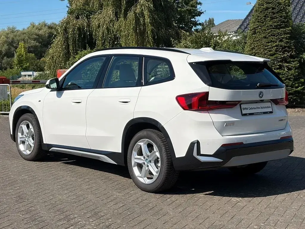 Gebraucht BMW iX1 xLine 150 kW (204 PS) 2025 Alpinweiss iii SUV
