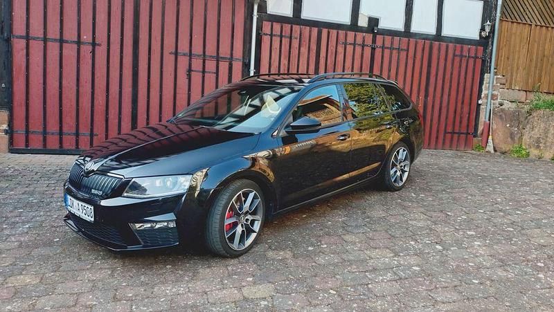 Schwarz Gebraucht 2015 Skoda Octavia RS Kombi | 15.750 € (Fairer Preis) - Bild 1/4