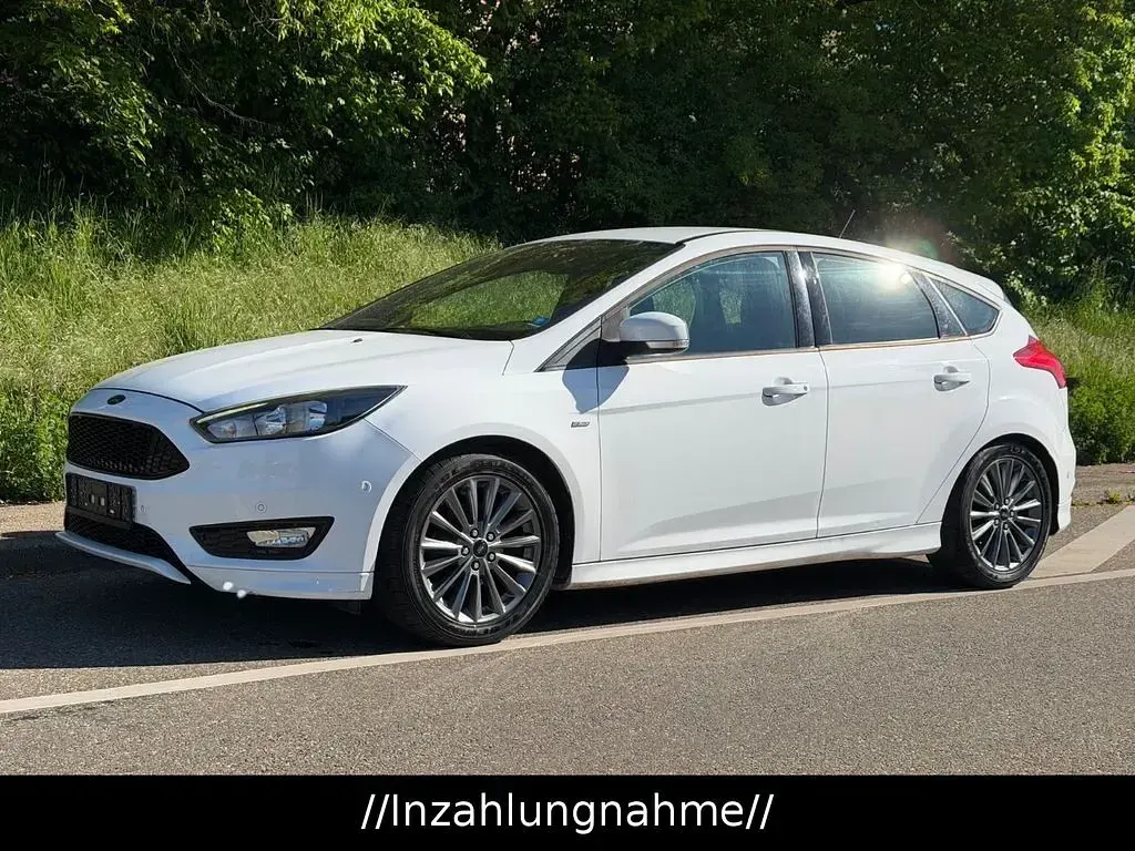 Gebraucht Ford Focus ST-Line 125 PS (91 kW) 2018 Weiß Limousine