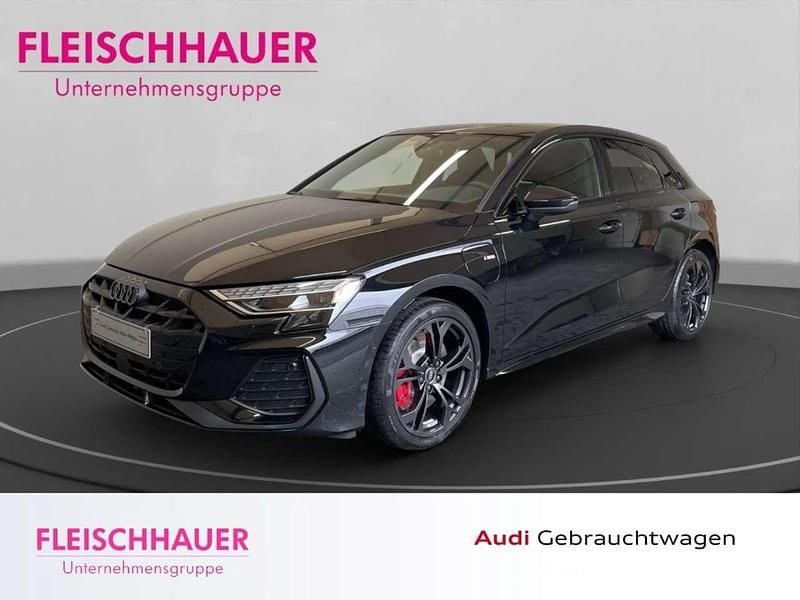 Mythosschwarz metallic Gebraucht 2025 Audi A3 Sportback e-tron S-Line Limousine | 47.880 € (Superpreis) - Bild 1/4