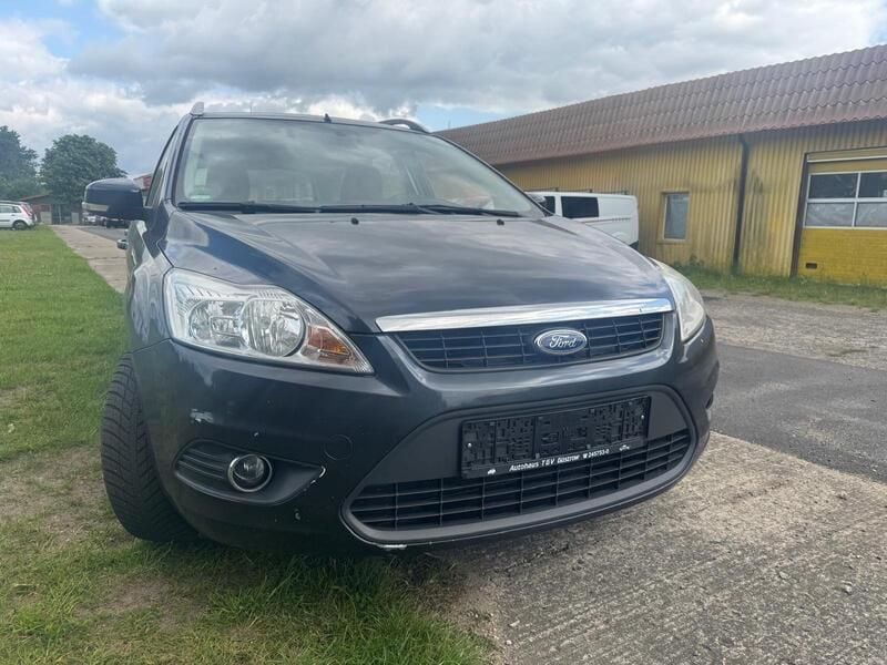 Grau Gebraucht 2010 Ford Focus Kombi | 2.199 € (Guter Preis) - Bild 1/4