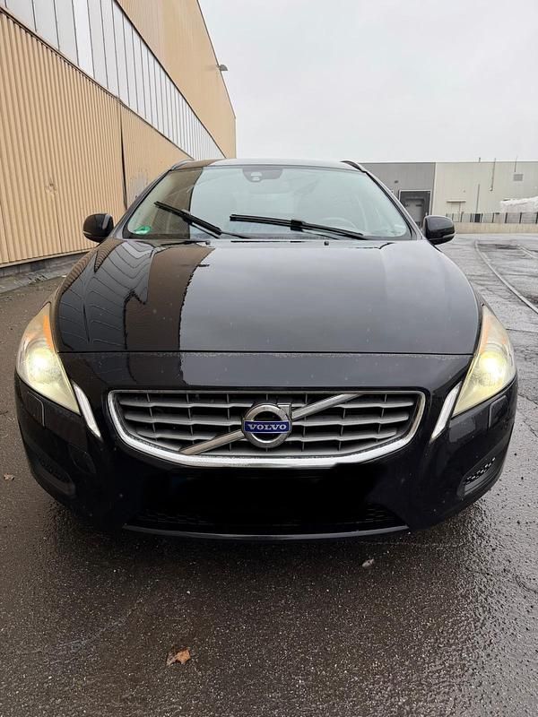 Gebraucht Volvo V60 215 PS (158 kW) 2013 Schwarz Kombi