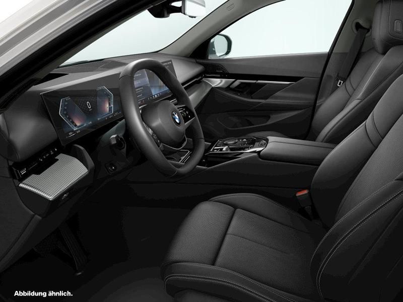 Gebraucht BMW 520 197 PS (144 kW) 2025 Grau Kombi