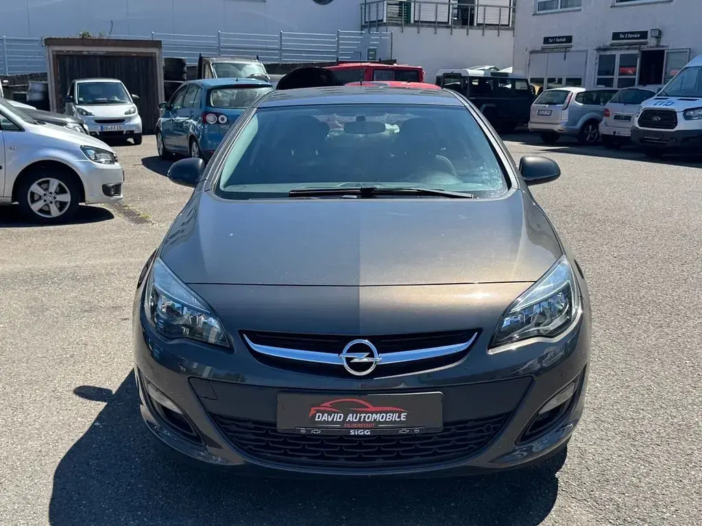 Gebraucht Opel Astra Selection 116 PS (85 kW) 2015 Grau Limousine