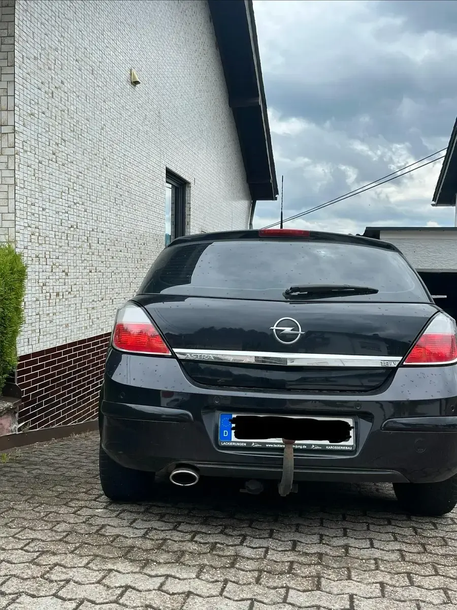 Gebraucht Opel Astra 140 PS (102 kW) 2006 Schwarz Kleinwagen
