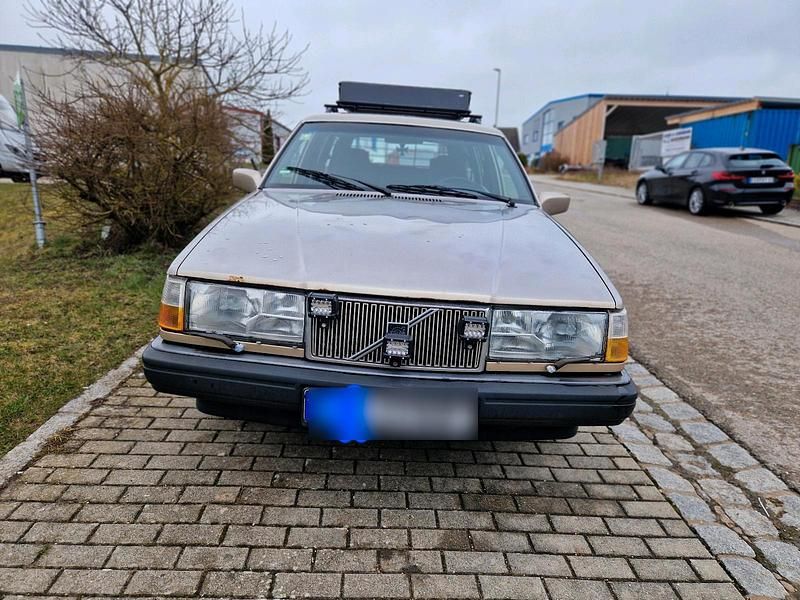 Second-hand Volvo 940 130 CP (95 kW) 1995 Auriu Break