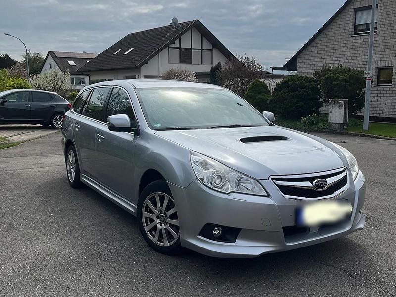 Gebraucht Subaru Legacy Active 150 PS (110 kW) 2012 Grau Kombi