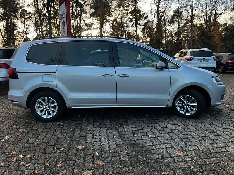 Gebraucht VW Sharan Comfortline 150 PS (110 kW) 2015 Silber Van / Kleinbus