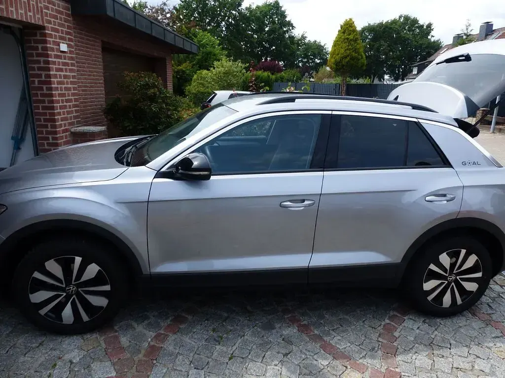 Gebraucht VW T-Roc Life 150 PS (110 kW) 2025 Silber SUV