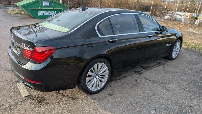 Gebraucht BMW 750L 381 PS (280 kW) 2015 Schwarz Limousine