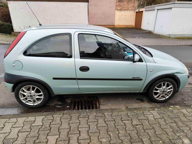 Gebraucht Opel Corsa Comfort 75 PS (55 kW) 2001 Grün Kleinwagen