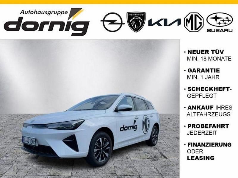 Dover white metallic (metallic) Gebraucht 2023 MG MG5 EV Comfort Kombi | 22.990 € (Fairer Preis) - Bild 1/4