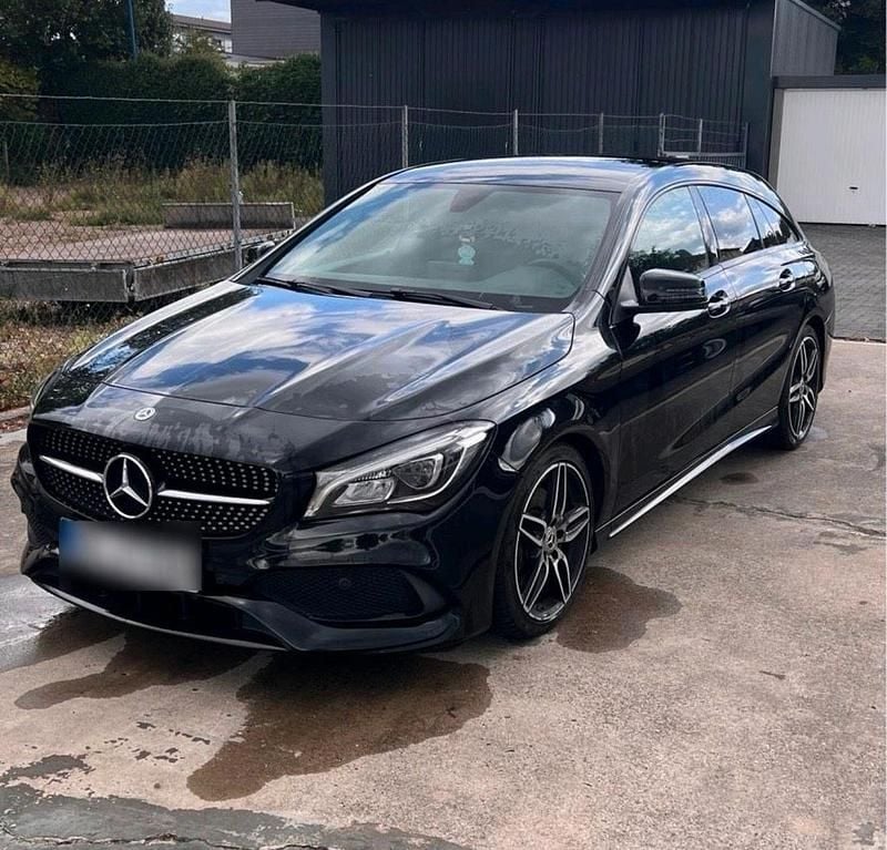 Schwarz Gebraucht 2018 Mercedes CLA220 AMG line Limousine | 20.500 € (Fairer Preis) - Bild 1/4