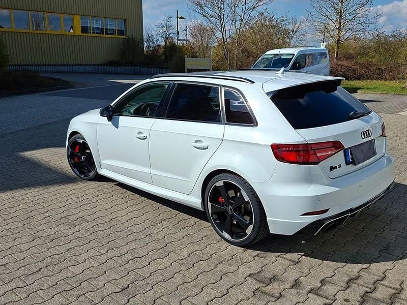 Gebraucht Audi RS3 Ambiente 400 PS (294 kW) 2018 Weiß Limousine