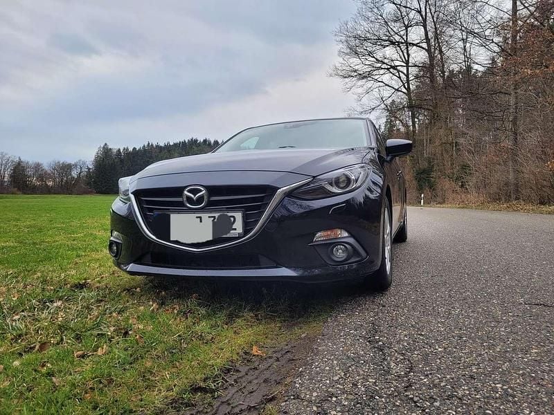 Schwarz Gebraucht 2016 Mazda 3 Nakama Limousine | 9.950 € (Guter Preis) - Bild 1/4