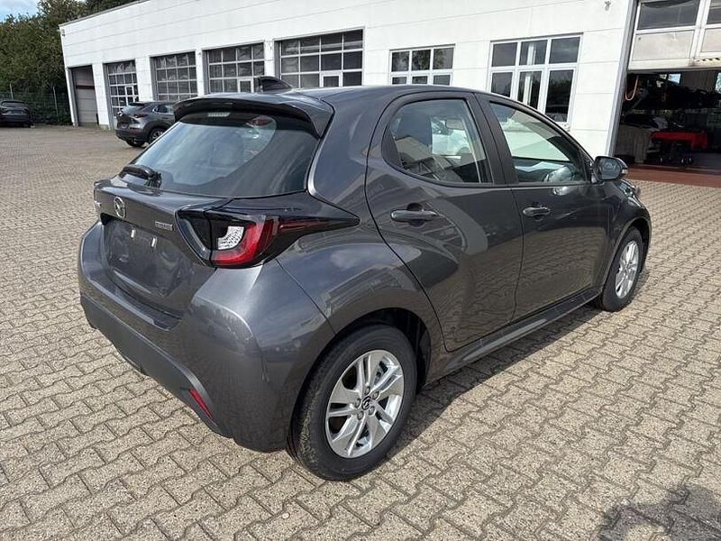 Neu Mazda 2 Center-Line 116 PS (85 kW) 2025 Grau Limousine