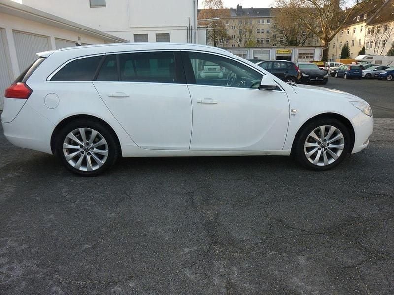 Gebraucht Opel Insignia 160 PS (117 kW) 2012 Weiß Kombi