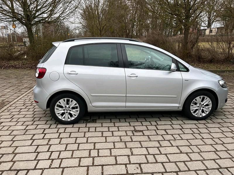 Gebraucht VW Golf VII 105 PS (77 kW) 2013 Silber Limousine