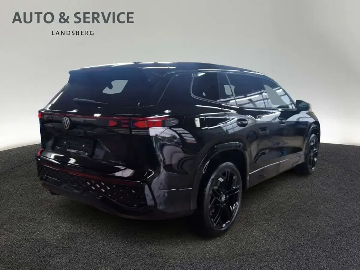 Neu VW Tayron R-line 193 PS (141 kW) 2026 Grenadillschwarz metallic SUV