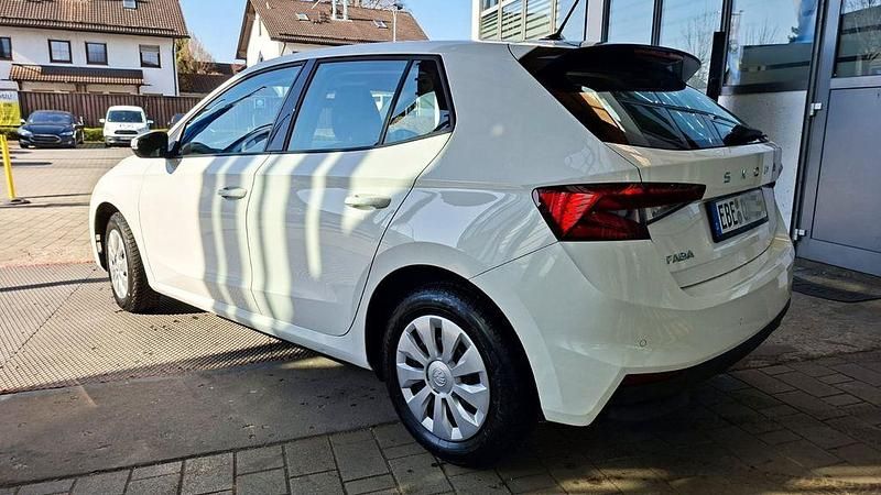 Gebraucht Skoda Fabia Essence 95 PS (69 kW) 2024 Weiß Kleinwagen