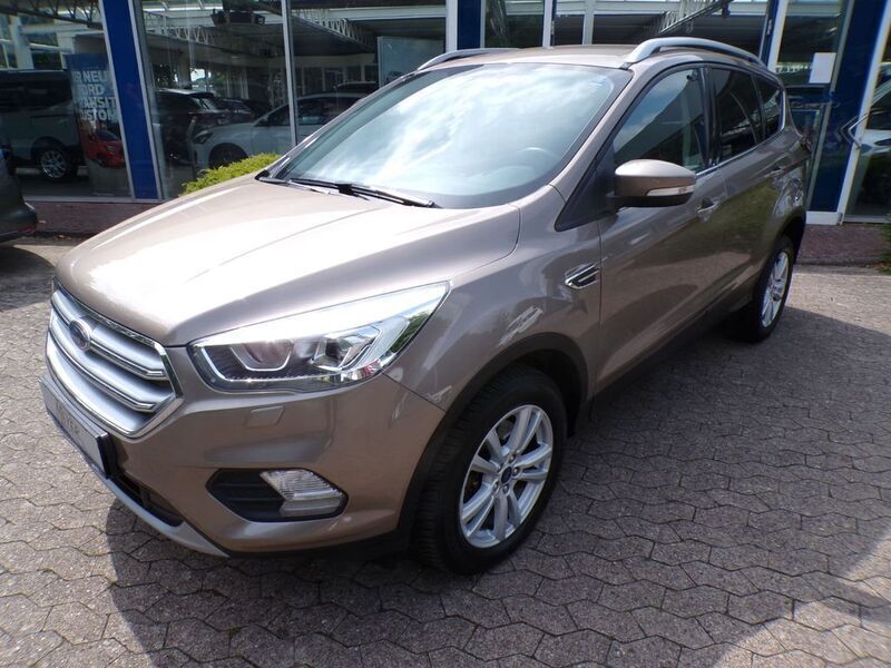 Silver metallic Gebraucht 2018 Ford Kuga Cool & Connect SUV | 15.950 € (Fairer Preis) - Bild 1/4