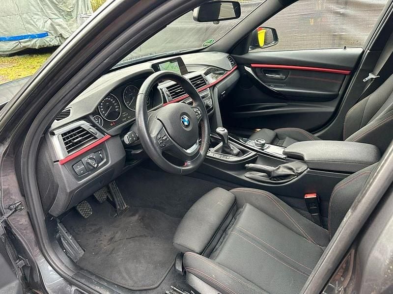 Gebraucht BMW 320 Sport Line 190 PS (139 kW) 2018 Grau Kombi