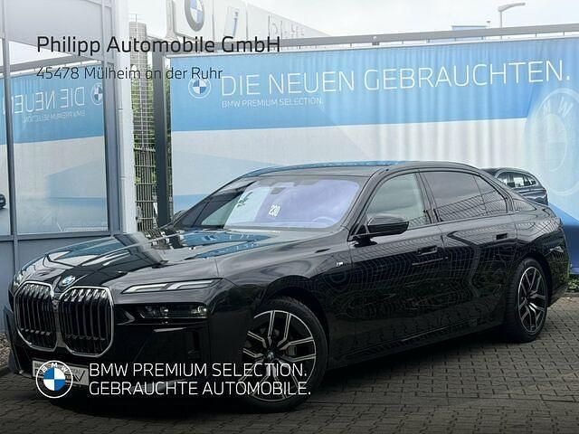 Gebraucht BMW 740 M Sport 299 PS (219 kW) 2024 Saphirschwarz metallic Limousine