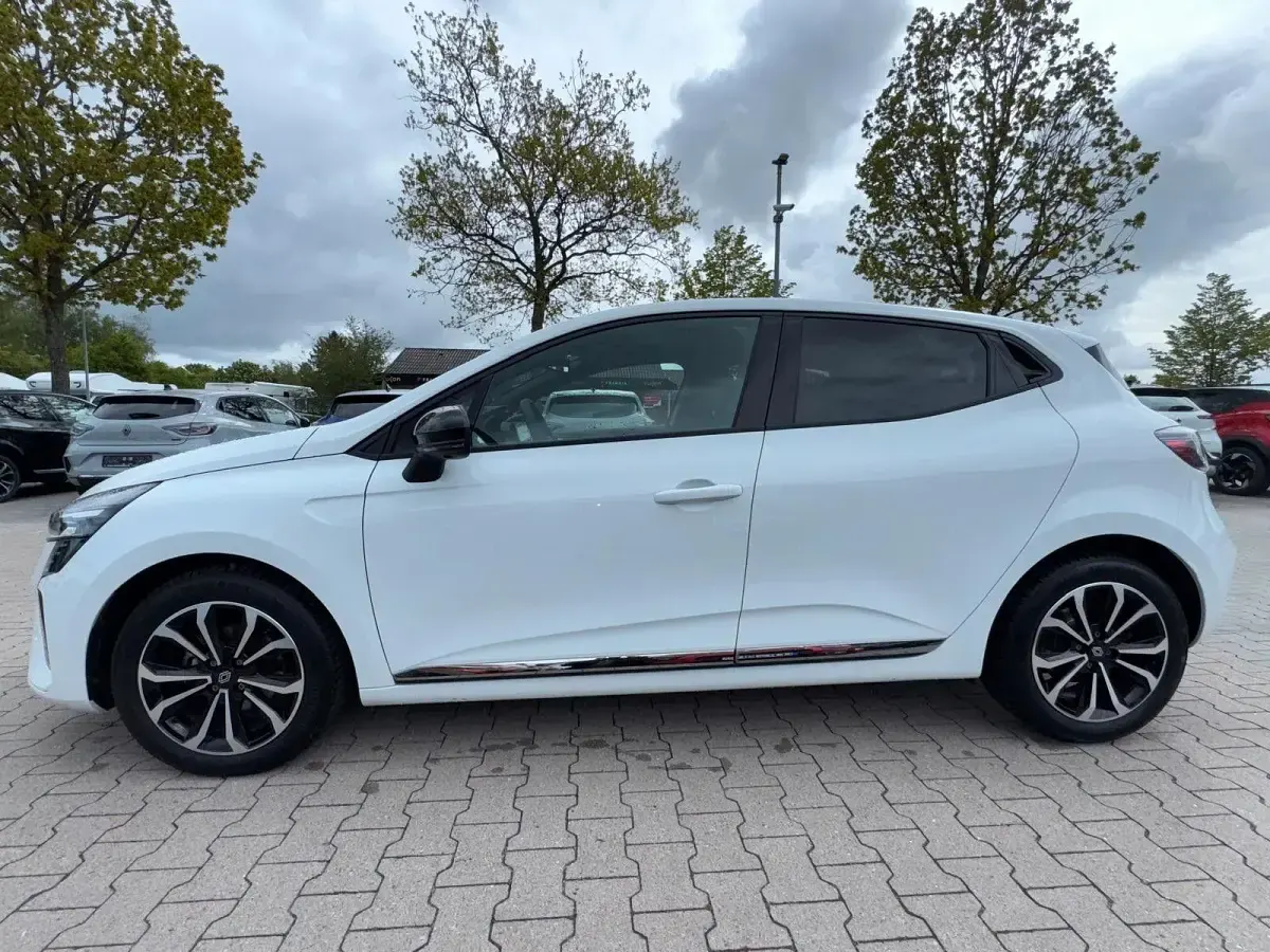 Gebraucht Renault Clio V Techno 90 PS (66 kW) 2025 Weiß Kleinwagen