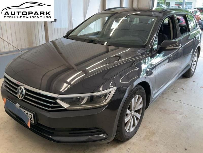 Grau Gebraucht 2018 VW Passat Trendline Kombi | 16.790 € (Superpreis) - Bild 1/4