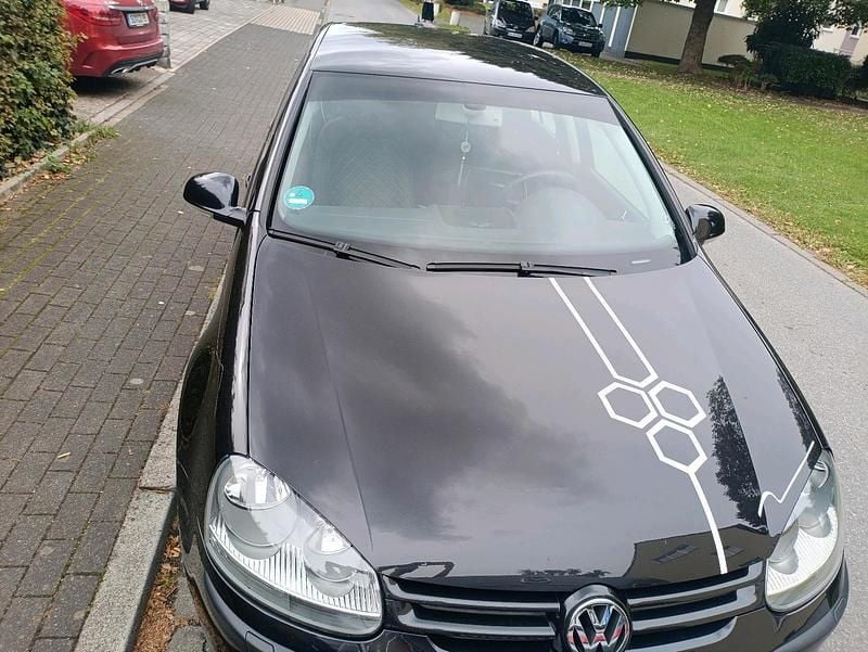 Schwarz Gebraucht 2006 VW Golf V Kombi | 2.750 € (Fairer Preis) - Bild 1/4