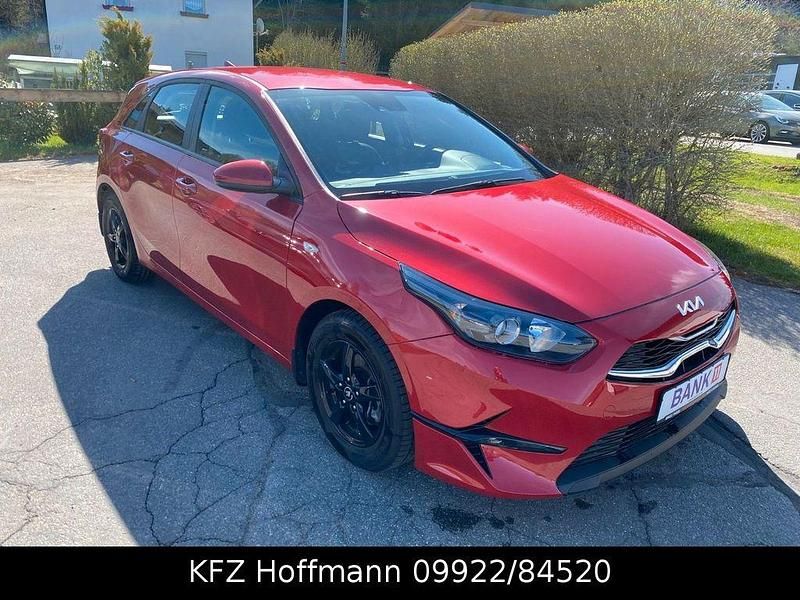 Gebraucht Kia Ceed Vision 160 PS (117 kW) 2022 Rot Kleinwagen