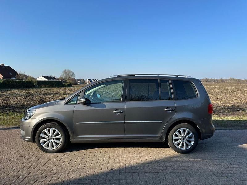 Gebraucht VW Touran Highline 170 PS (125 kW) 2012 Grau Van / Kleinbus