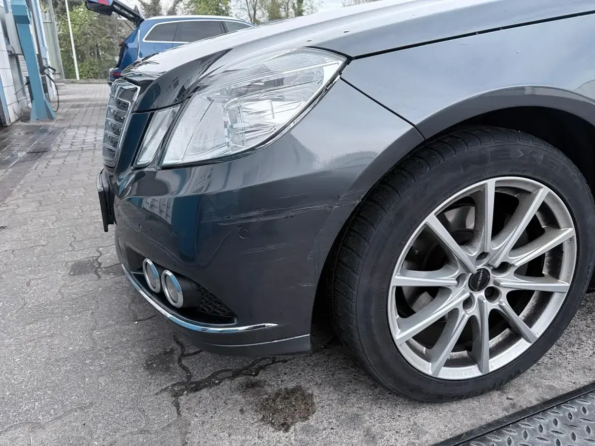 Gebraucht Mercedes E200 136 PS (100 kW) 2010 Grau Limousine
