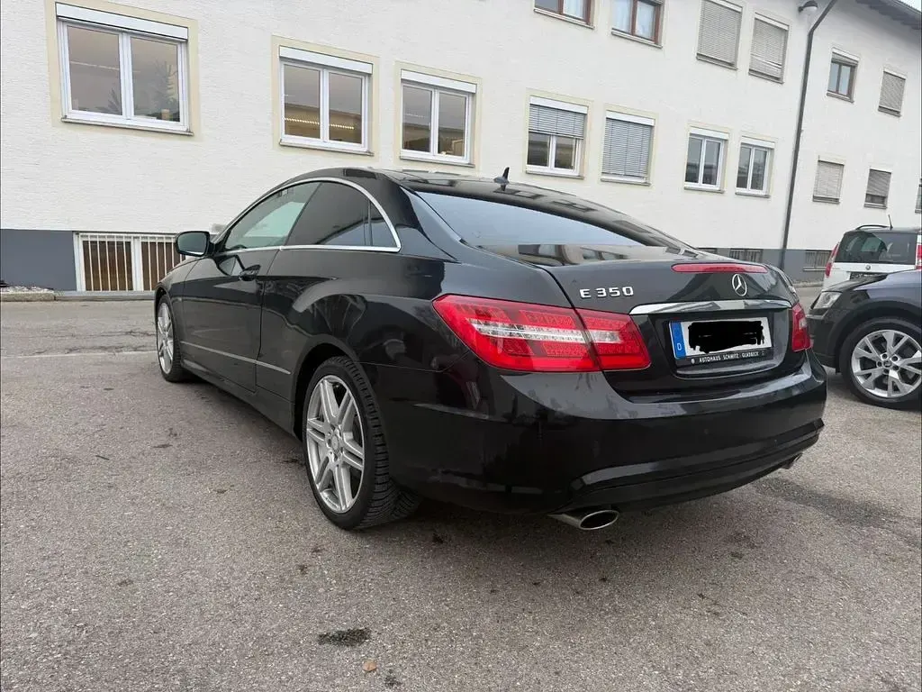 Gebraucht Mercedes E350 AMG line 292 PS (214 kW) 2009 Schwarz Coupé