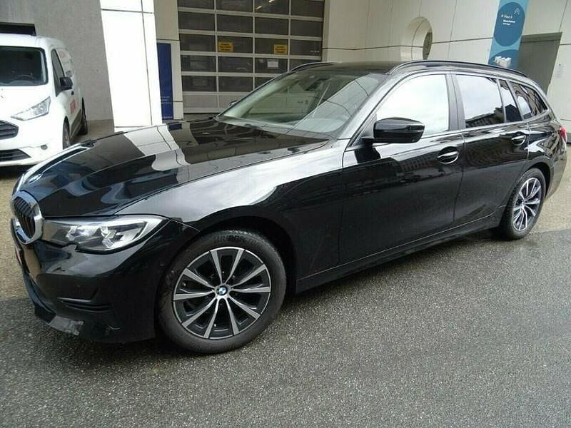 Gebraucht BMW 320 Advantage 190 PS (139 kW) 2021 Schwarz Kombi