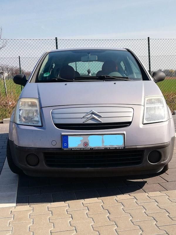 Violet Gebraucht 2003 Citroën C2 Kleinwagen | 1.750 € (Etwas zu teuer) - Bild 1/4