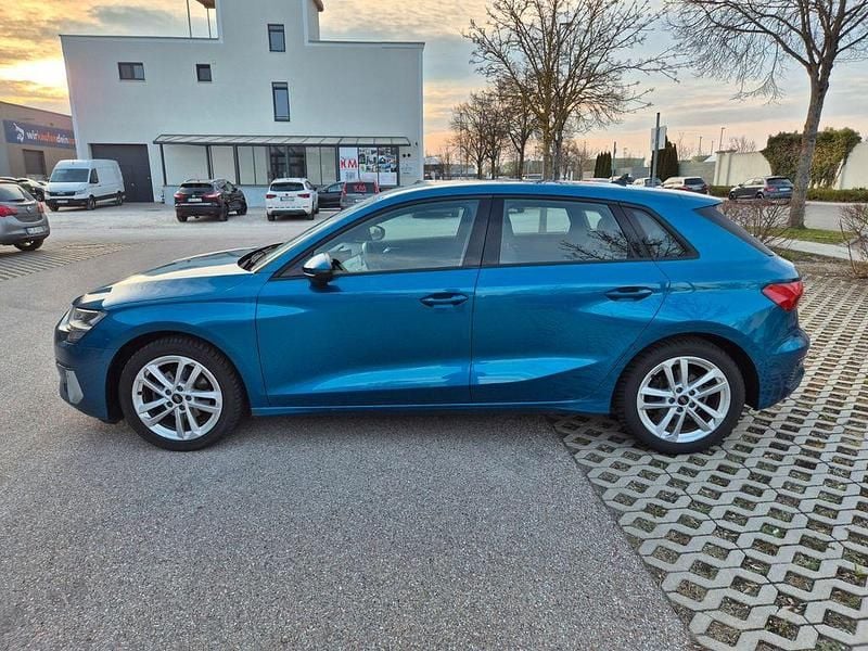 Używany Audi A3 Advanced 150 KM (110 kW) 2022 Niebieski Sedan/Limuzyna