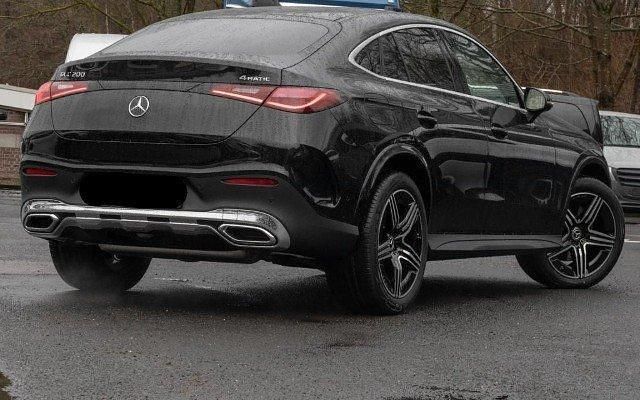 Schwarz metallic Gebraucht 2025 Mercedes GLC200 SUV | 47.210 € (Superpreis) - Bild 1/1
