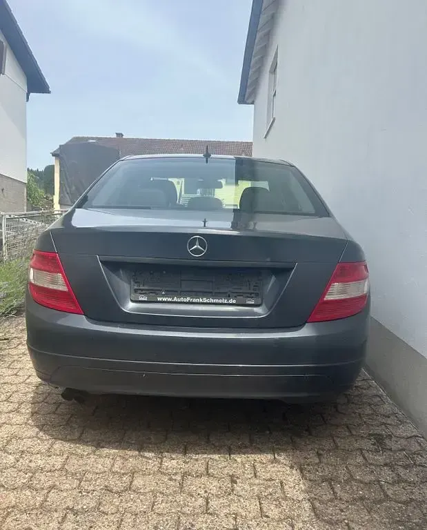 Gebraucht Mercedes C180 156 PS (114 kW) 2009 Grau Limousine