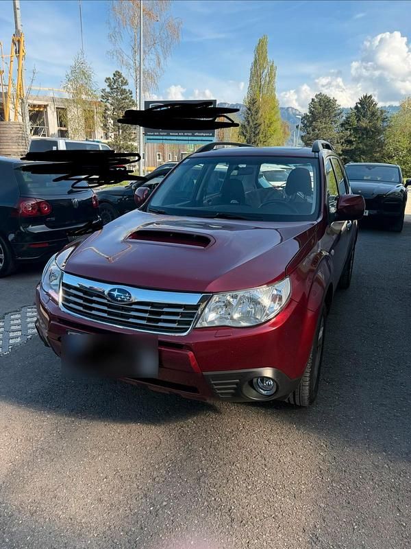 Gebraucht Subaru Forester 147 PS (108 kW) 2011 Rot SUV